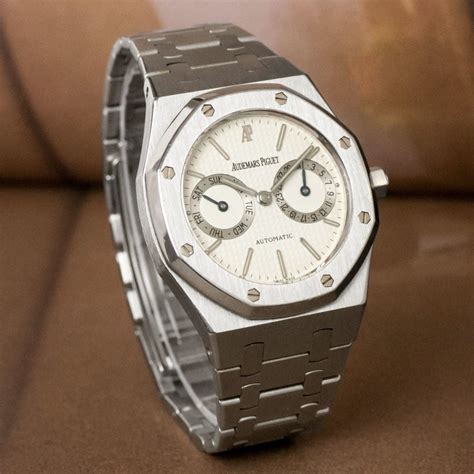 Insider: Audemars Piguet Royal Oak Day & Date ref. 25572. The 